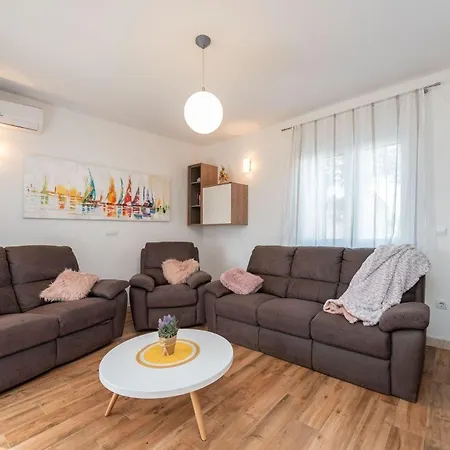 Ferienhaus Romantica-urlaub Mit Dem Hund Privlaka (Zadar)